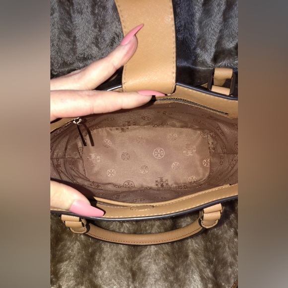 Tory Burch Bucket Bag Crossbody - Picture 7 of 9